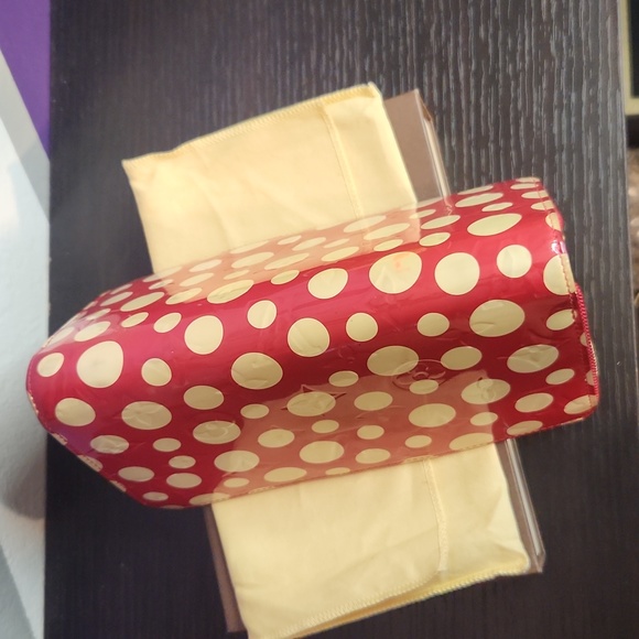 LV x Kusama Limited Edition Long Zip Wallet Vernis Infinity Dots - Picture 5 of 17
